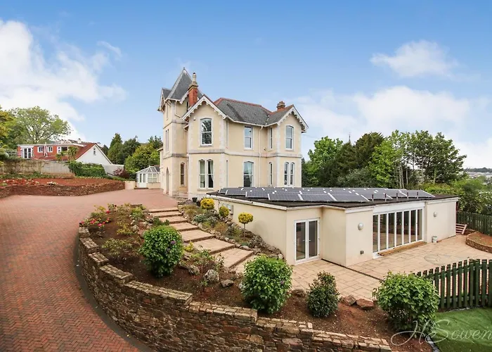 Torbay Rise Sea Side Villa With Family Facilities